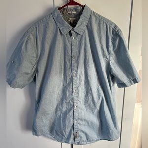 CALVIN KLEIN JEANS XL CASUAL BUTTON DOWN SHIRT. GREAT CONDITION.